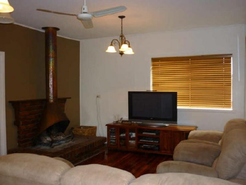 4 Churchill Street, Churchill QLD 4305