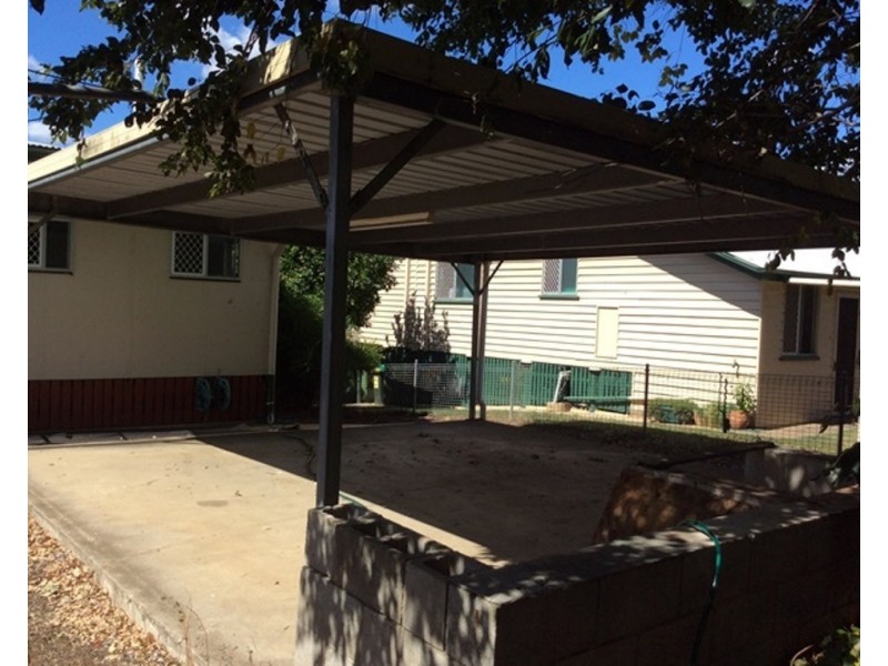 27 Walkers Lane, Booval QLD 4304