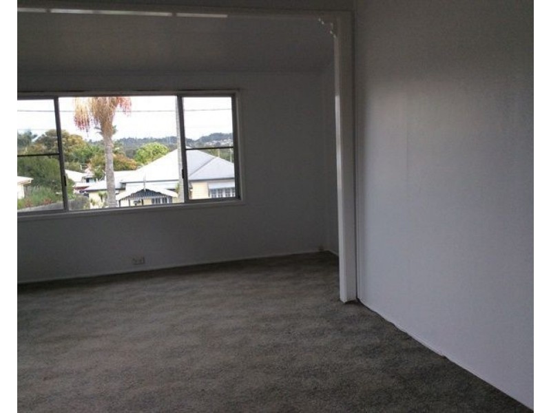 27 Walkers Lane, Booval QLD 4304