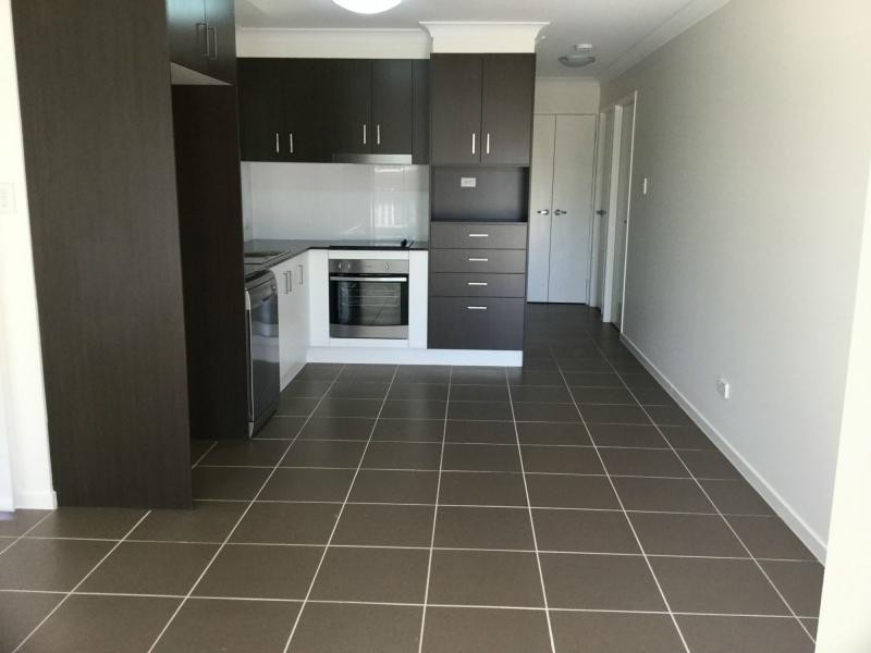Unit 1/15 Kains Avenue, Brassall QLD 4305