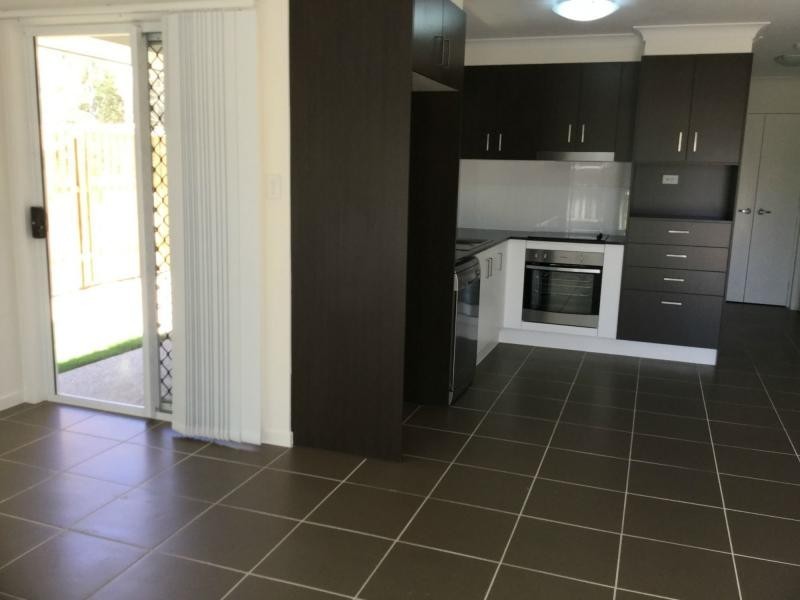 Unit 1/15 Kains Avenue, Brassall QLD 4305