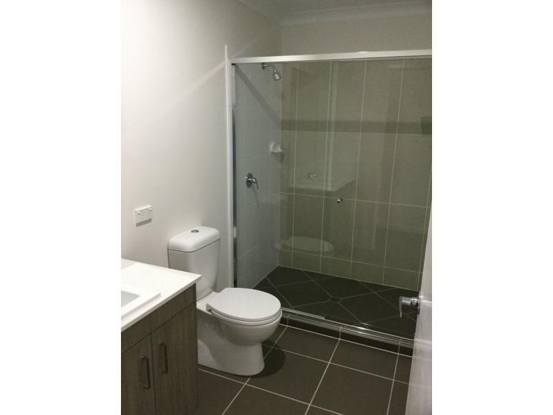 Unit 1/15 Kains Avenue, Brassall QLD 4305