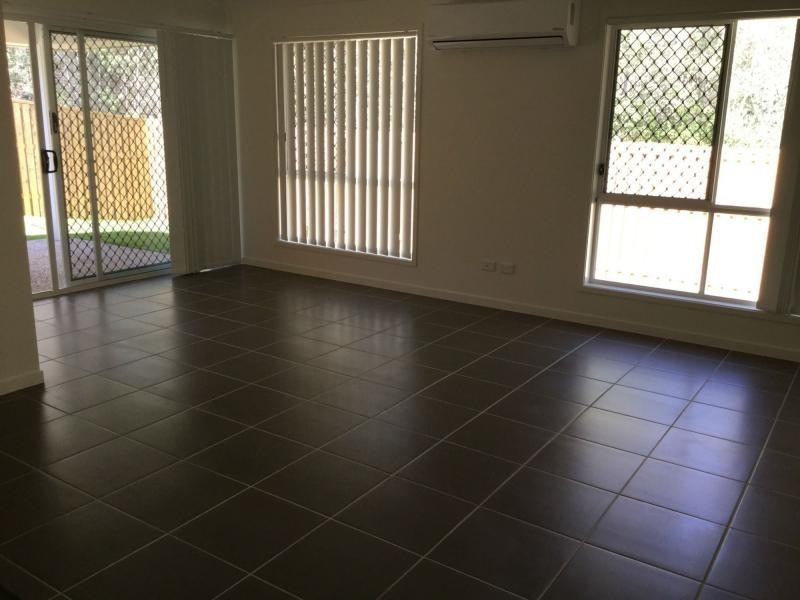 2/15 Kains Avenue, Brassall QLD 4305