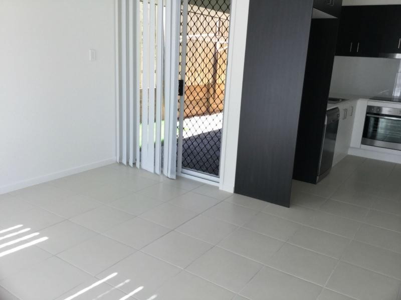 1/5 Kains Avenue, Brassall QLD 4305