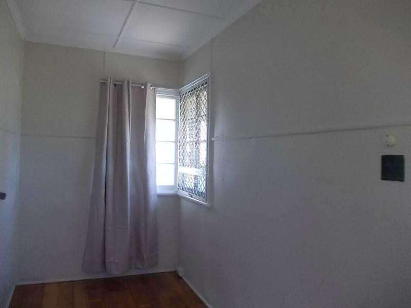8 Flint Street, North Ipswich QLD 4305