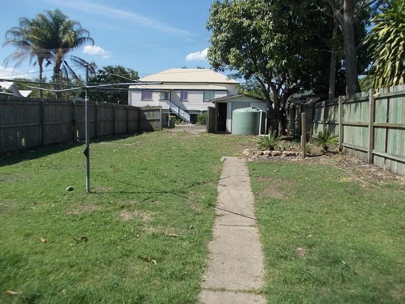 8 Flint Street, North Ipswich QLD 4305