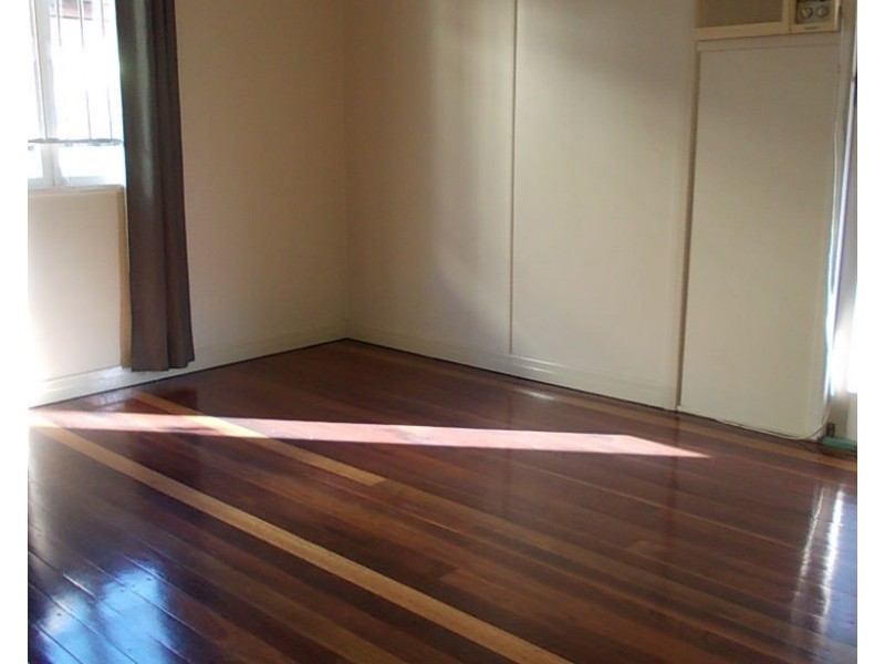 4 Harold Street, Bundamba QLD 4304