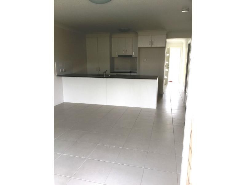 2/7 Melville Drive, Brassall QLD 4305