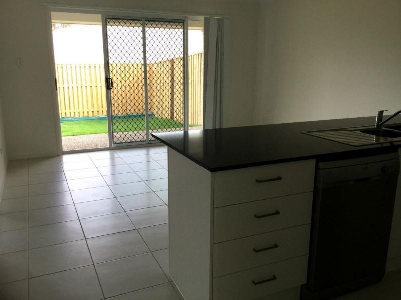 2/7 Melville Drive, Brassall QLD 4305