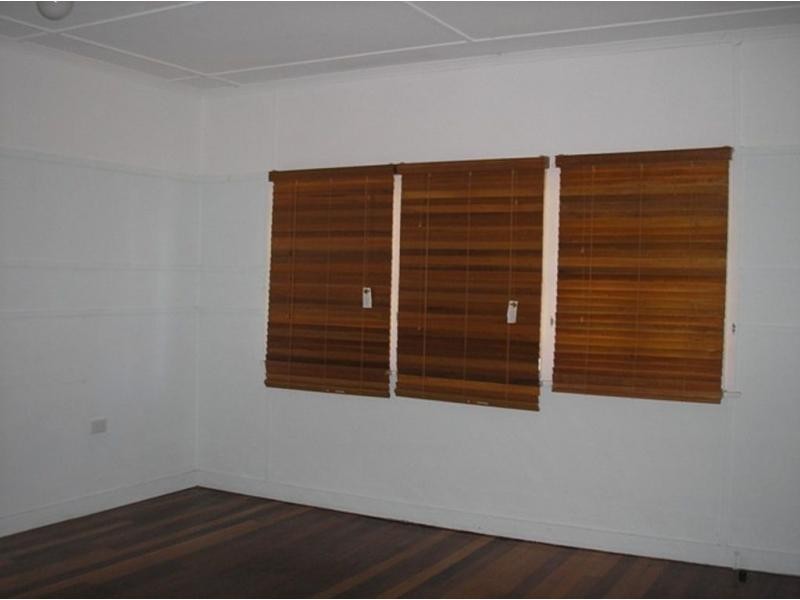 4 Casey Street, Leichhardt QLD 4305
