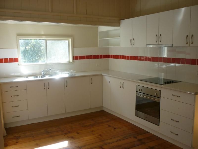 5 Phillips Street, One Mile QLD 4305