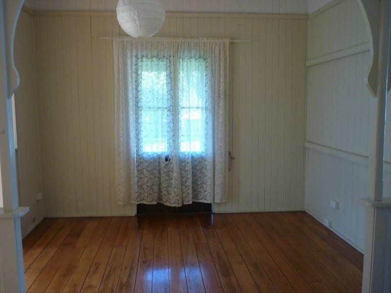 5 Phillips Street, One Mile QLD 4305