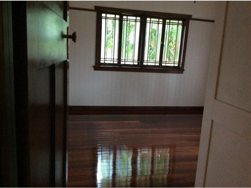 9 Pelican Street, North Ipswich QLD 4305