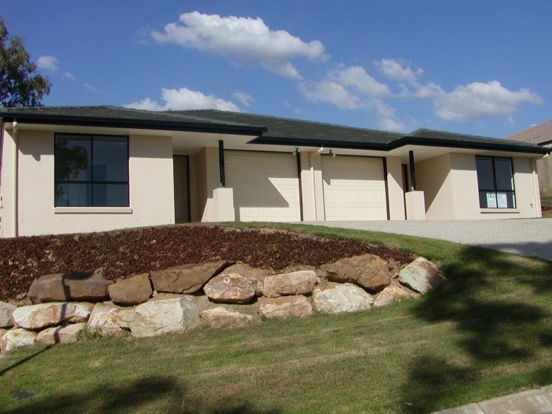 2/14 Lagoona Court, Churchill QLD 4305