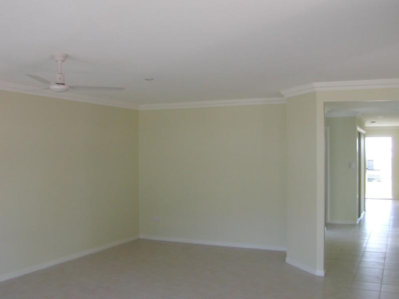 2/14 Lagoona Court, Churchill QLD 4305
