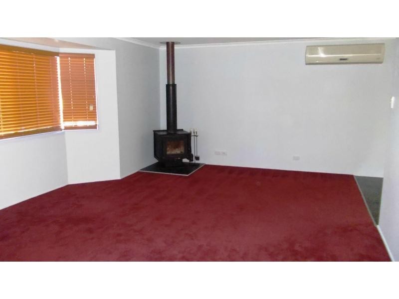 8 Pender Street, North Ipswich QLD 4305