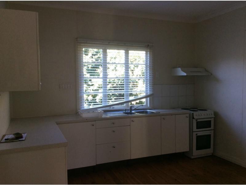 39 Rex Street, Eastern Heights QLD 4305