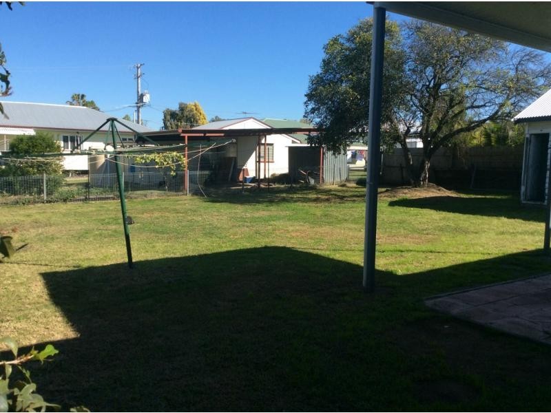 39 Rex Street, Eastern Heights QLD 4305