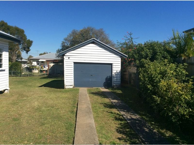 39 Rex Street, Eastern Heights QLD 4305