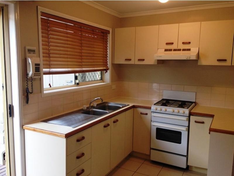 11/12 Bergin Street, Booval QLD 4304