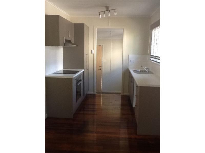 6a Samford Road, Leichhardt QLD 4305