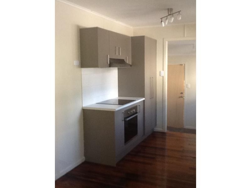 6a Samford Road, Leichhardt QLD 4305