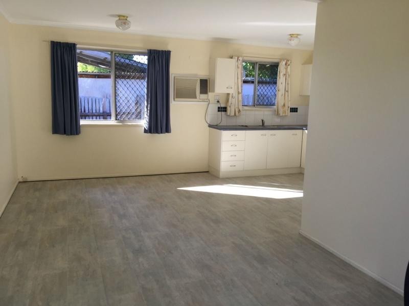 2/22 Dudleigh Street, Booval QLD 4304