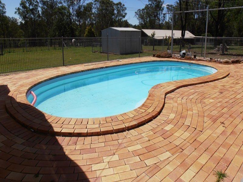 Walloon QLD 4306