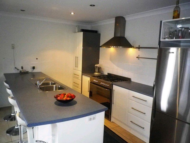 19 Sandhurst Place, Brassall QLD 4305