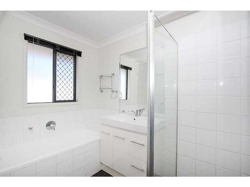 19 Sandhurst Place, Brassall QLD 4305