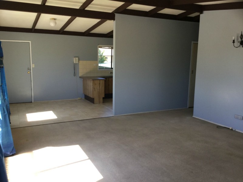 130 Robertson Road, Silkstone QLD 4304