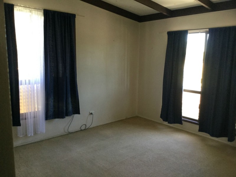 130 Robertson Road, Silkstone QLD 4304