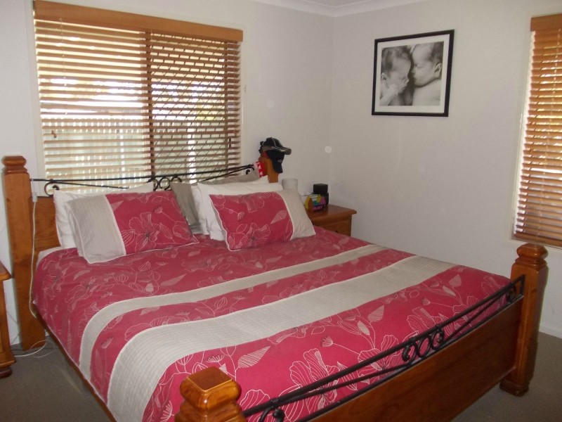 18 Comona Court, Wulkuraka QLD 4305