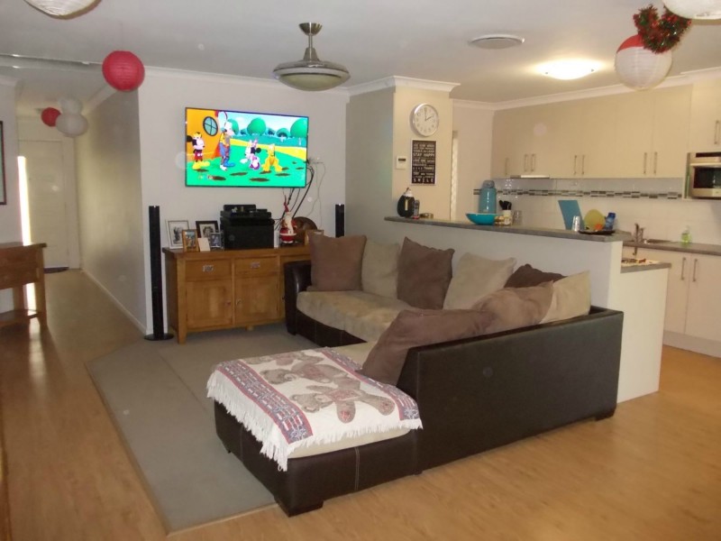 18 Comona Court, Wulkuraka QLD 4305