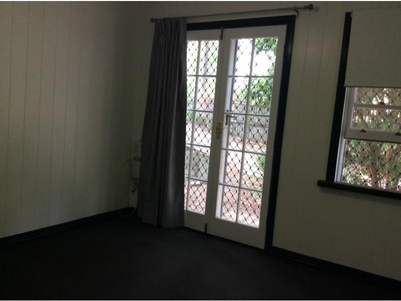 40 Warwick Road, Ipswich QLD 4305