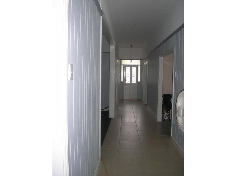 18 Brisbane Road, East Ipswich QLD 4305