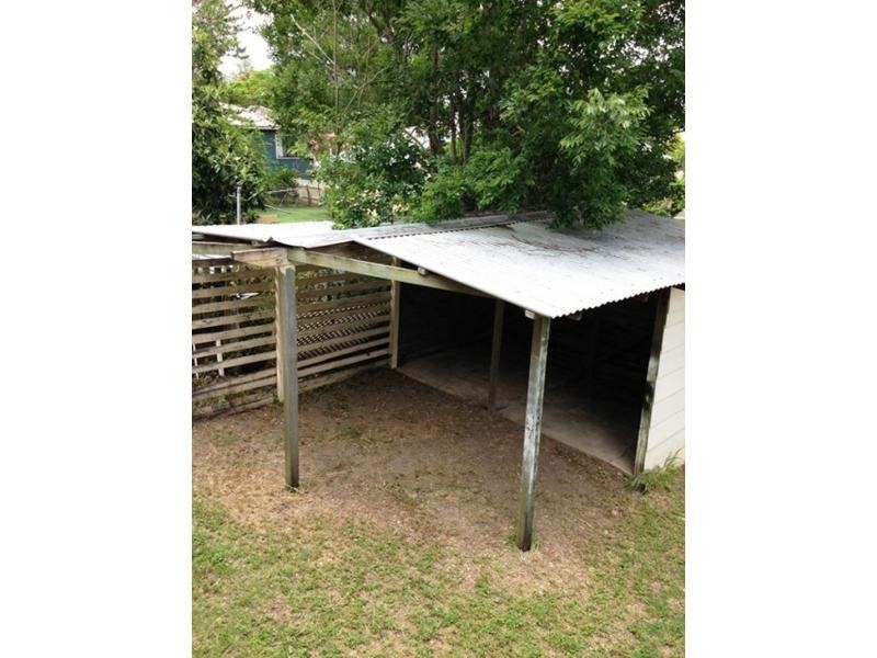 18 Brisbane Road, East Ipswich QLD 4305