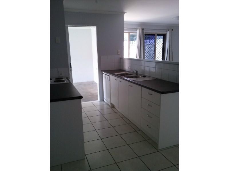 12 Des Arts Place, Wulkuraka QLD 4305