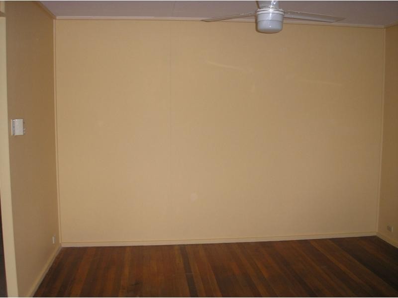 4 Peacock Street, One Mile QLD 4305