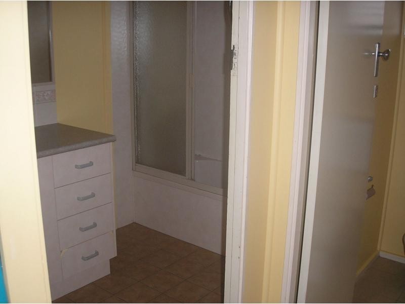 4 Peacock Street, One Mile QLD 4305