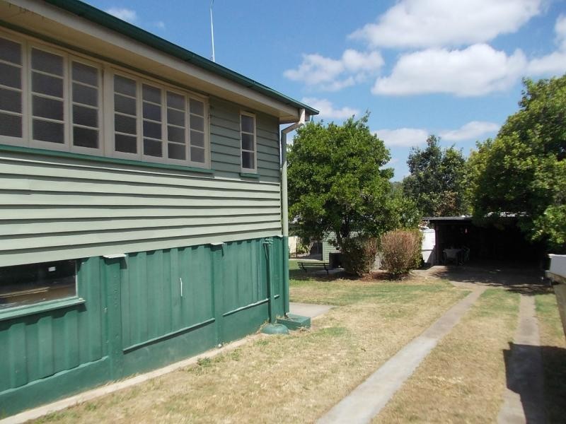6 Pommer Street, Brassall QLD 4305