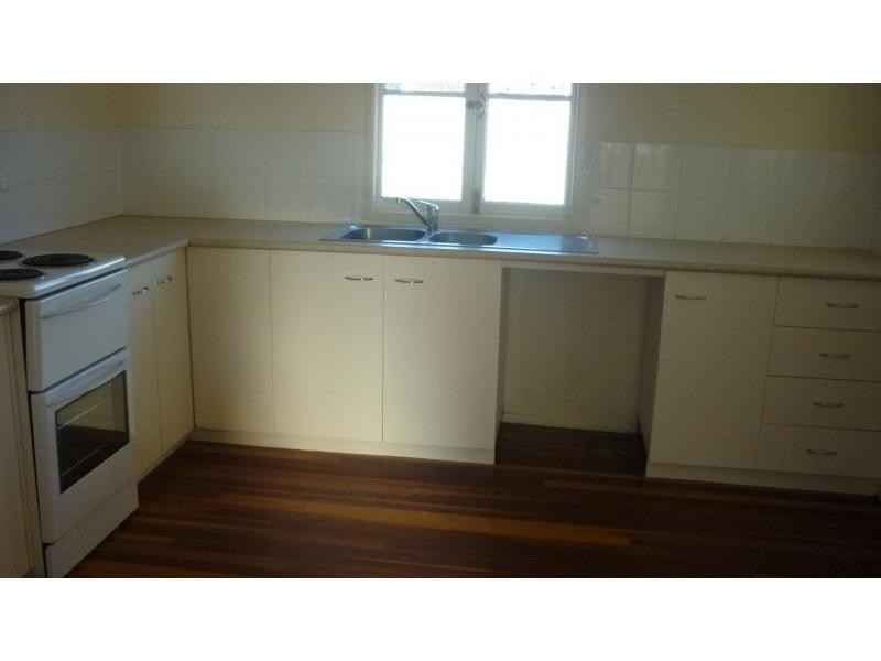10 Gulland Street, North Ipswich QLD 4305