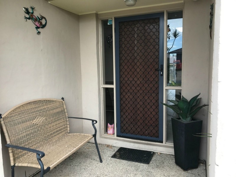 6 Sandhurst Place, Brassall QLD 4305