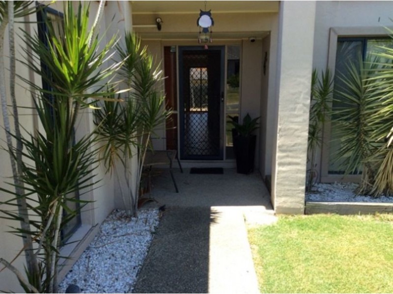 6 Sandhurst Place, Brassall QLD 4305
