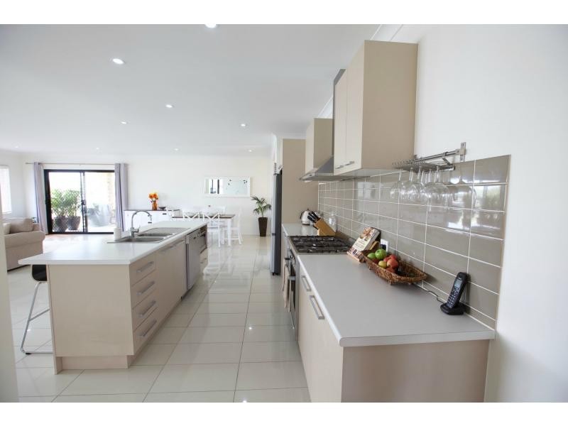 12 Baystone Place, Raceview QLD 4305