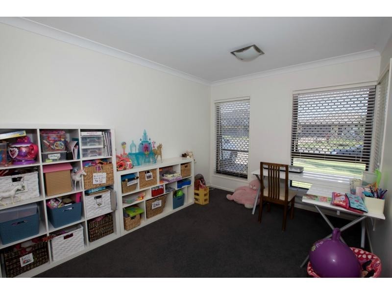 12 Baystone Place, Raceview QLD 4305