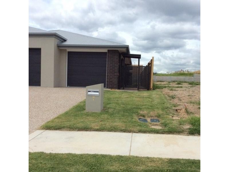 Unit 1/3 Silky Oak Street, Ripley QLD 4306