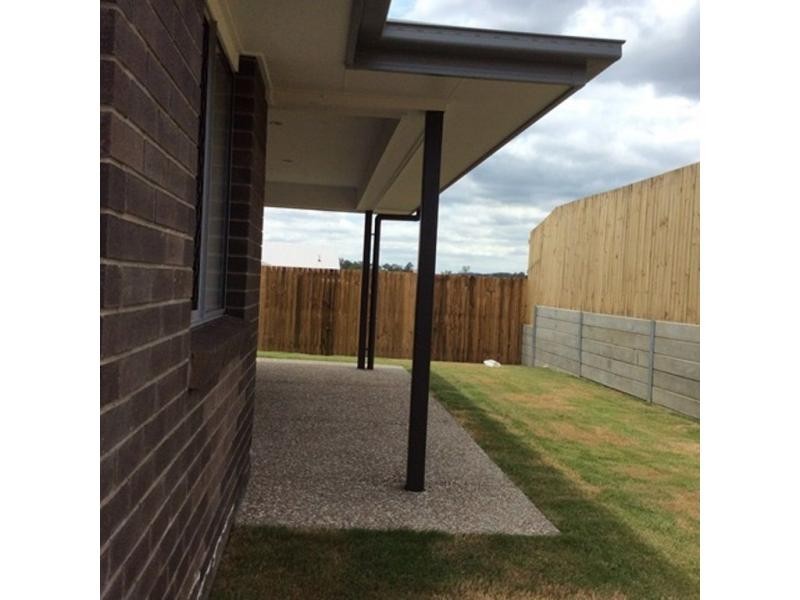 Unit 1/3 Silky Oak Street, Ripley QLD 4306