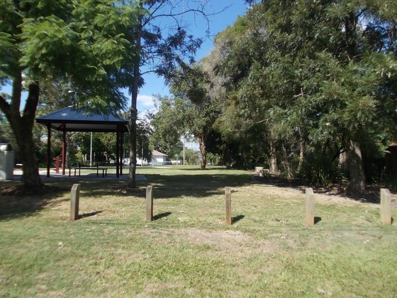 9 May Street, Leichhardt QLD 4305
