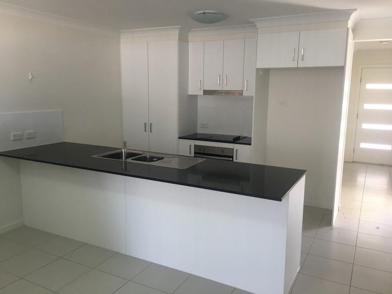 2/7 Melville Drive, Brassall QLD 4305